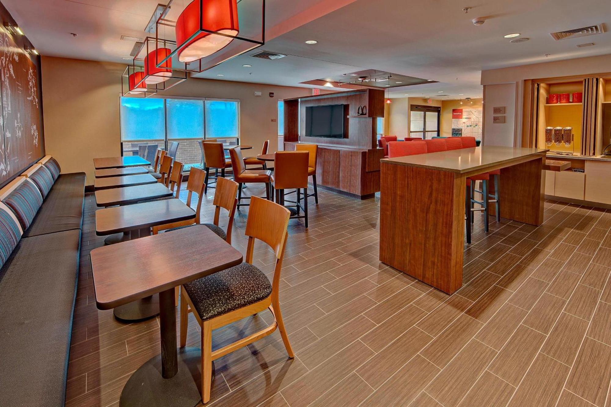 Towneplace Suites By Marriott הטיסבורג מראה חיצוני תמונה
