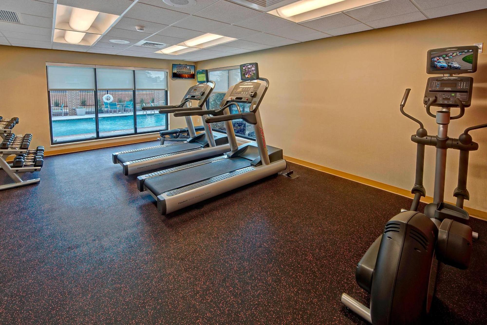 Towneplace Suites By Marriott הטיסבורג מראה חיצוני תמונה